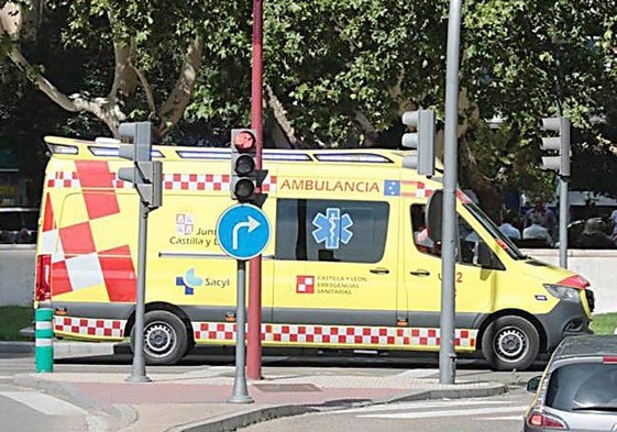Una ambulancia del servicio de Emergencias de Castilla y León.