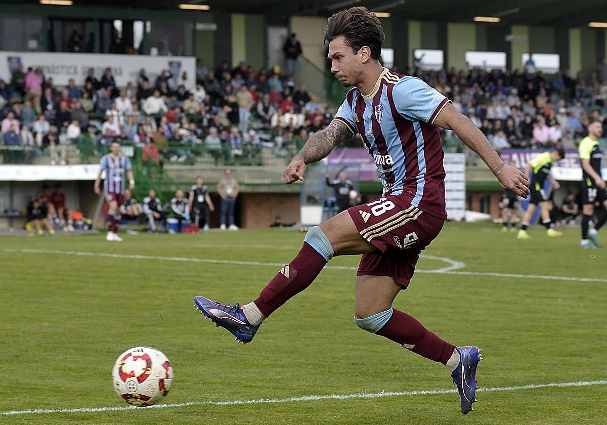 Gabriel, durante uno de sus últimos partidos con la Gimnástica Segoviana.