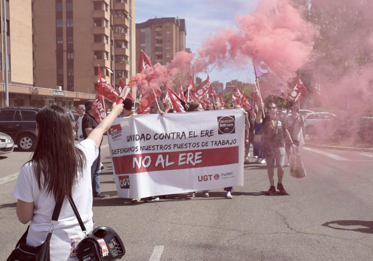 Los trabajadores de Intrum en Valladolid durante la manifestación del pasado 17 de junio.