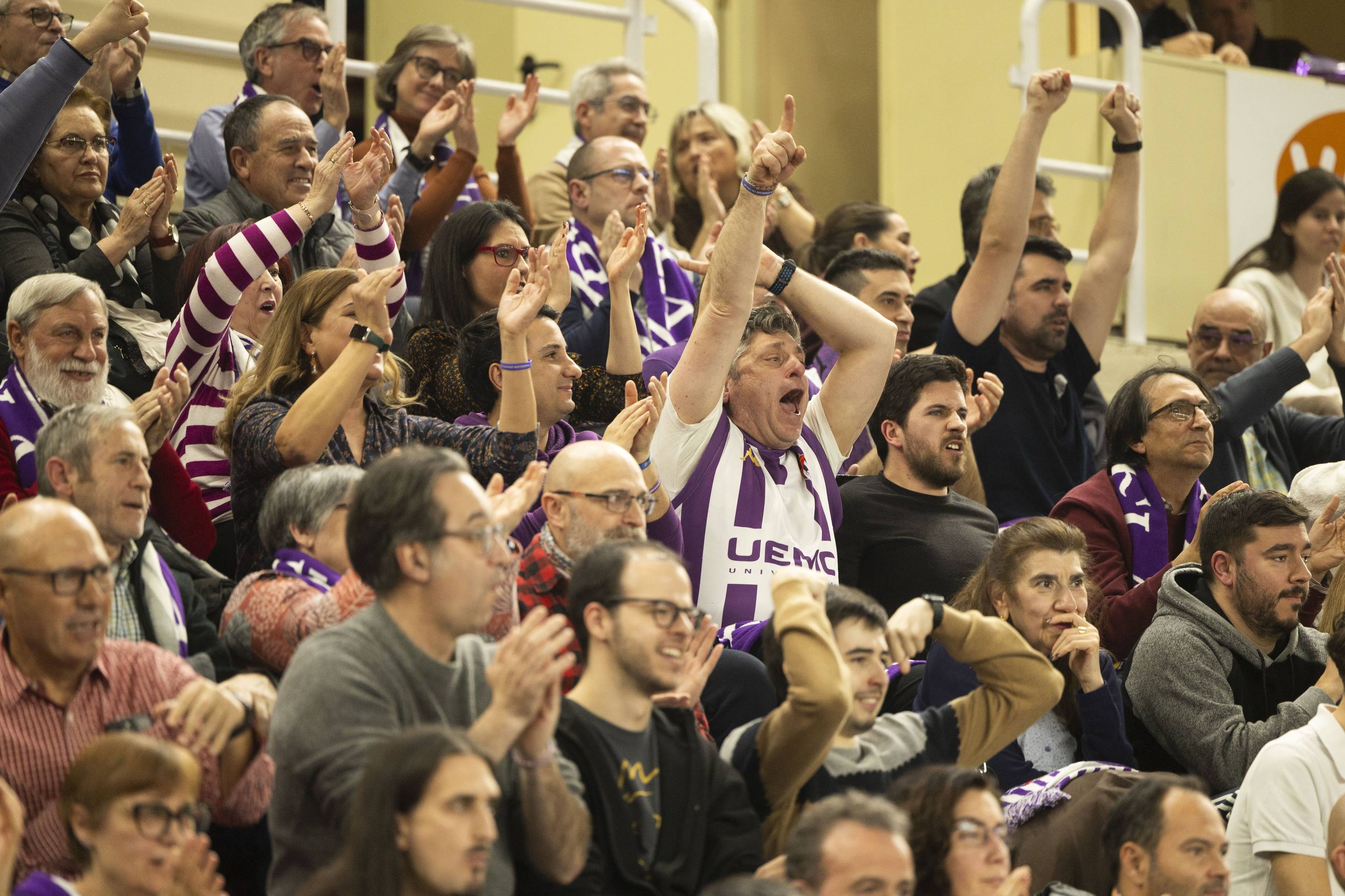 El RV Baloncesto se queda a segundos de la victoria ante Ourense