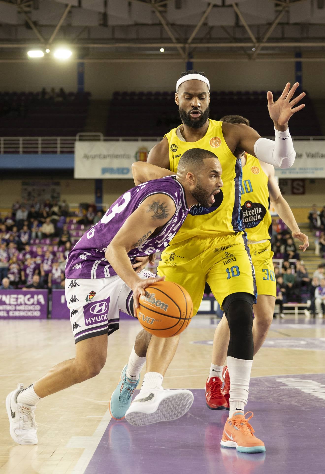 El RV Baloncesto se queda a segundos de la victoria ante Ourense