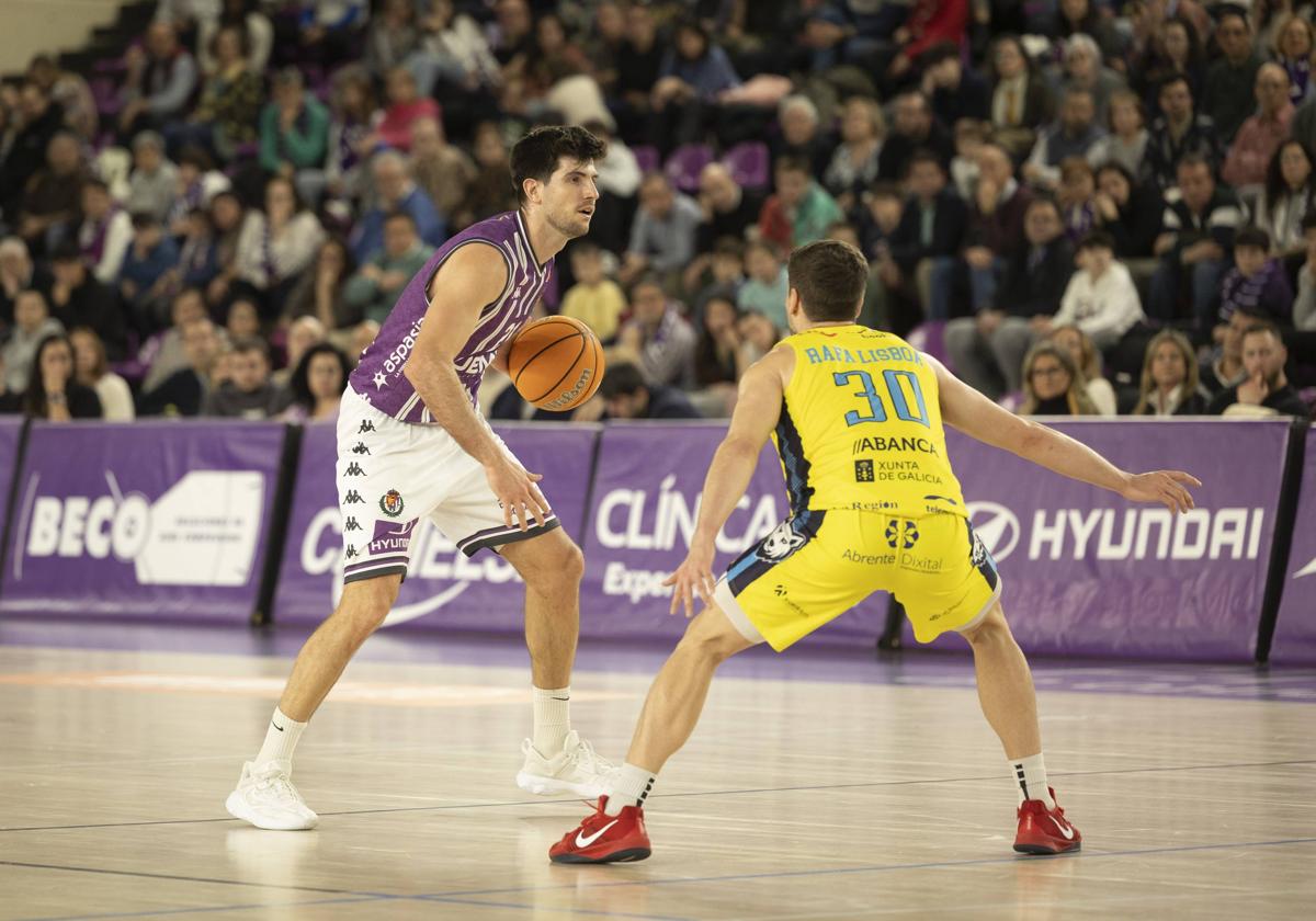 El RV Baloncesto se queda a segundos de la victoria ante Ourense