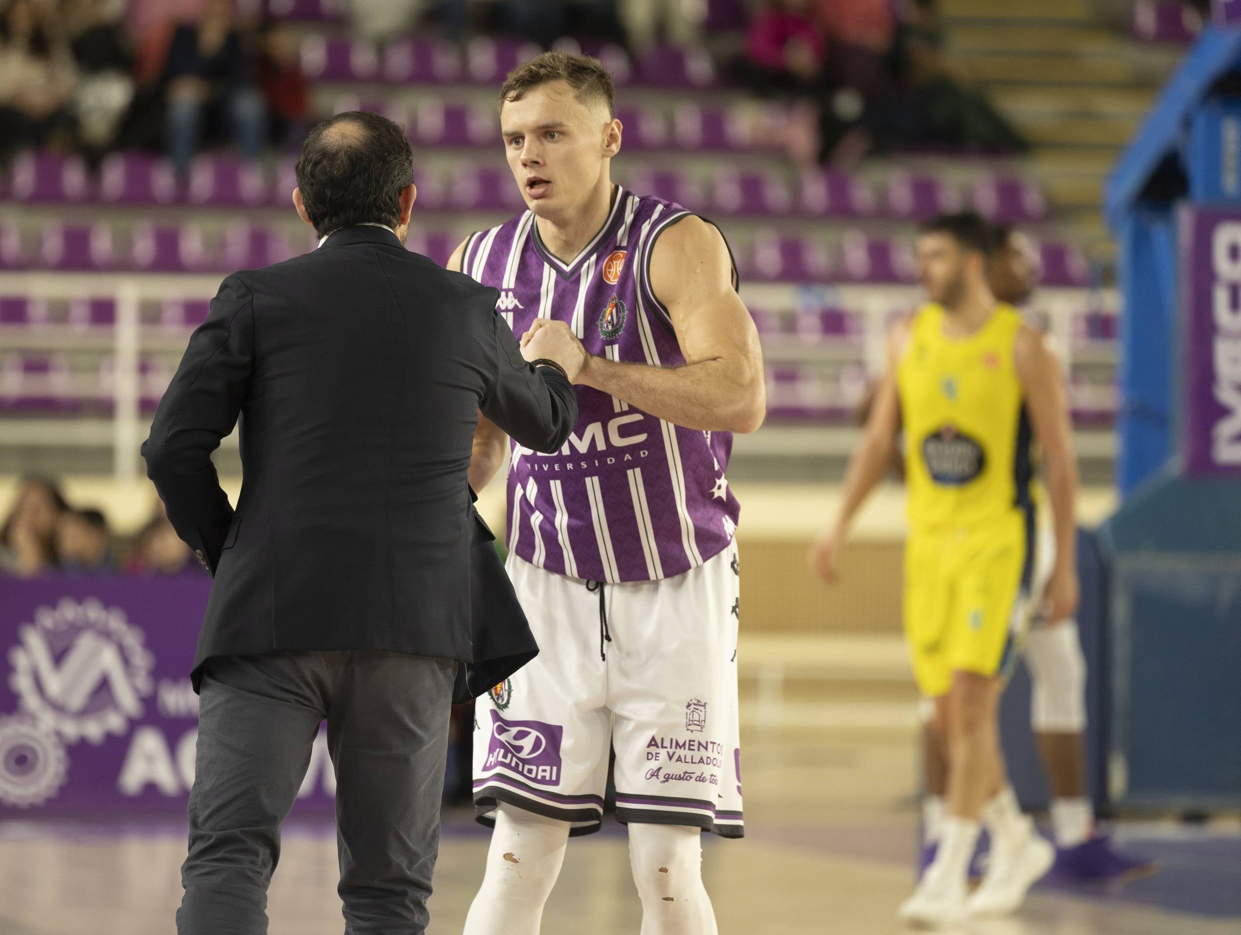 El RV Baloncesto se queda a segundos de la victoria ante Ourense