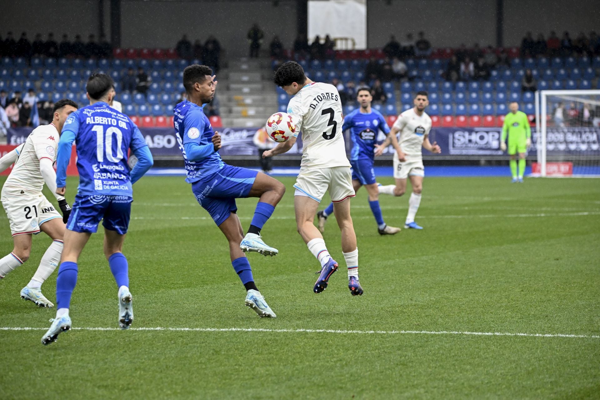 La eliminación del Real Valladolid en Ourense, en imágenes