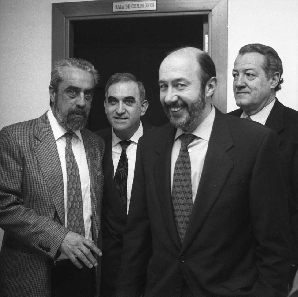 Tomás Rodríguez Bolaños, Fernando Peña y Alfredo Pérez Rubalcaba en la inauguración de la Casa Consistorial. 1997.