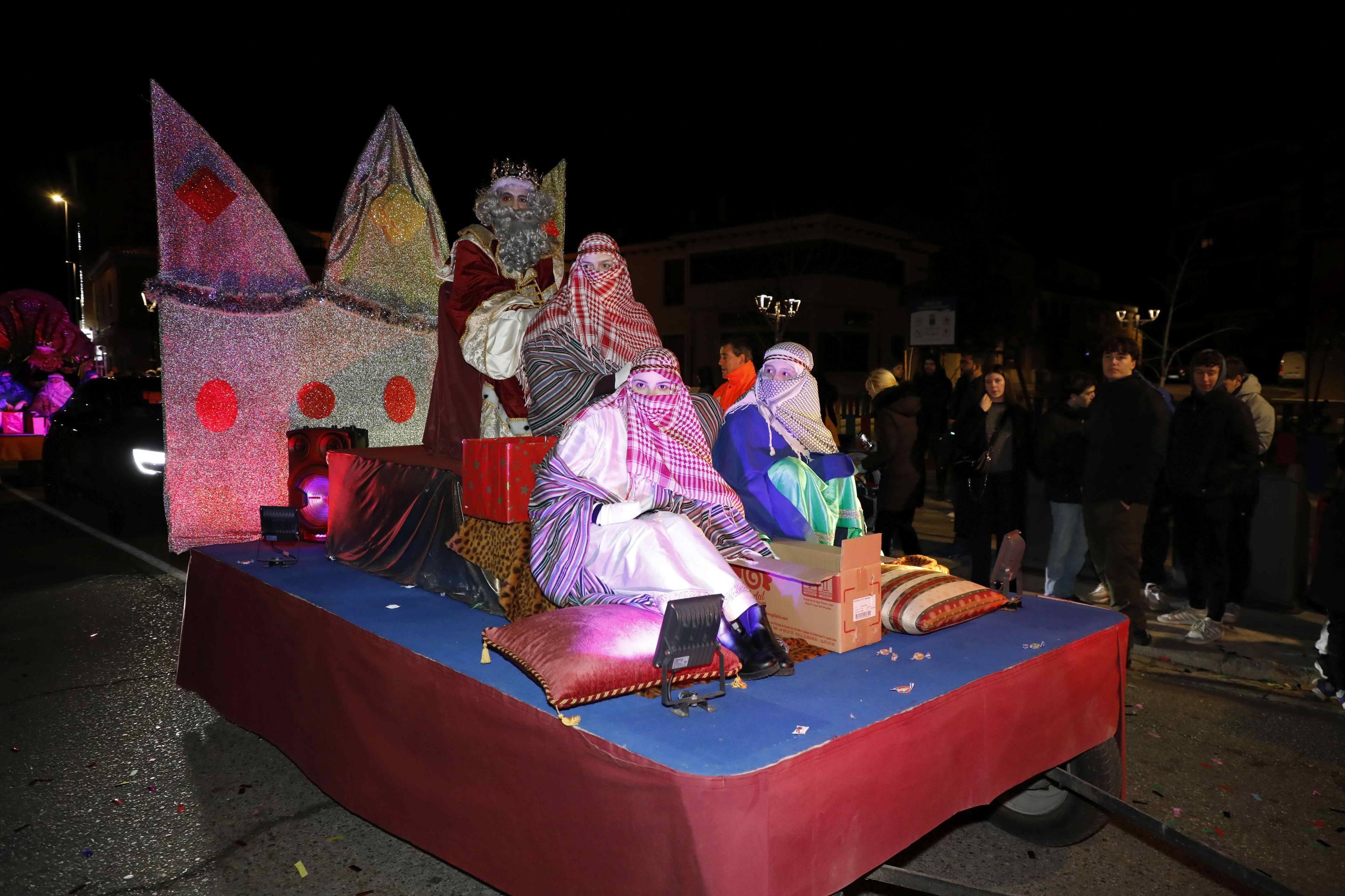 La cabalgata de Reyes de Peñafiel, en imágenes