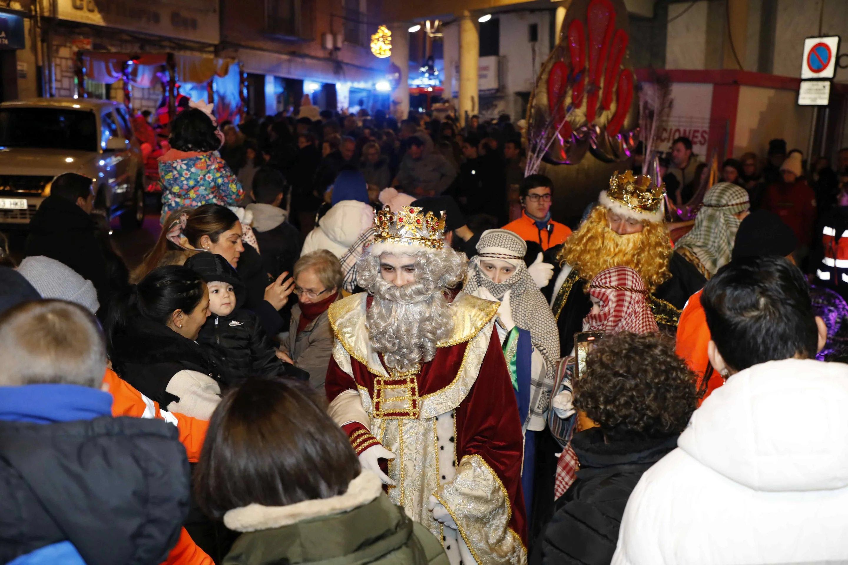 La cabalgata de Reyes de Peñafiel, en imágenes