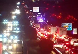 Retenciones en la A-62, a la altura de Villamarciel, a las ocho de la mañana de este jueves.