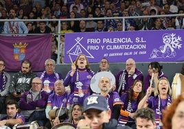 El público de Palencia se vuelca con el derbi