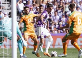 Kike Pérez, en el choque de 2022 contra los béticos en Zorrilla, que terminó en empate a cero.