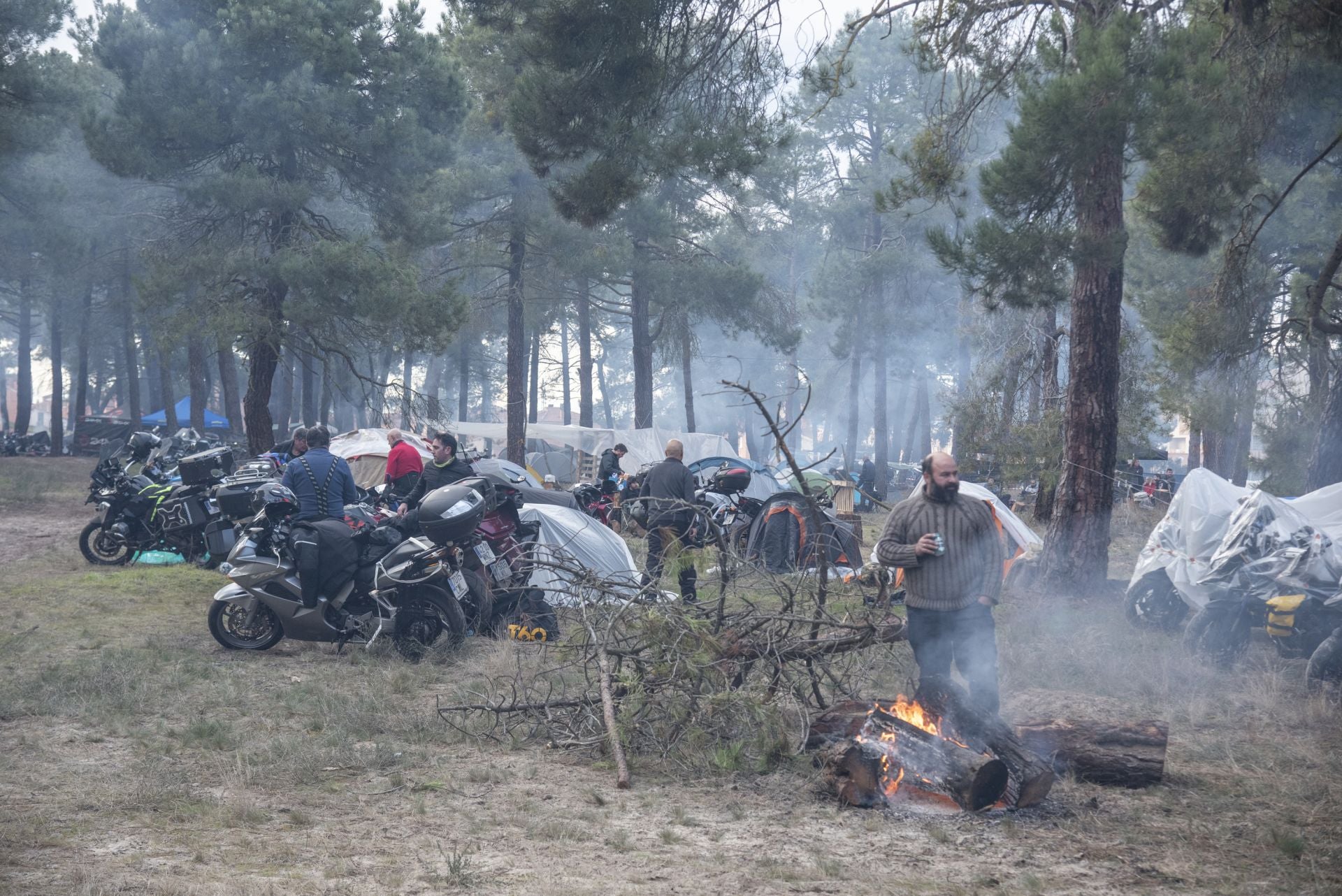 Fotos de um comício de motociclistas em Cantalejo