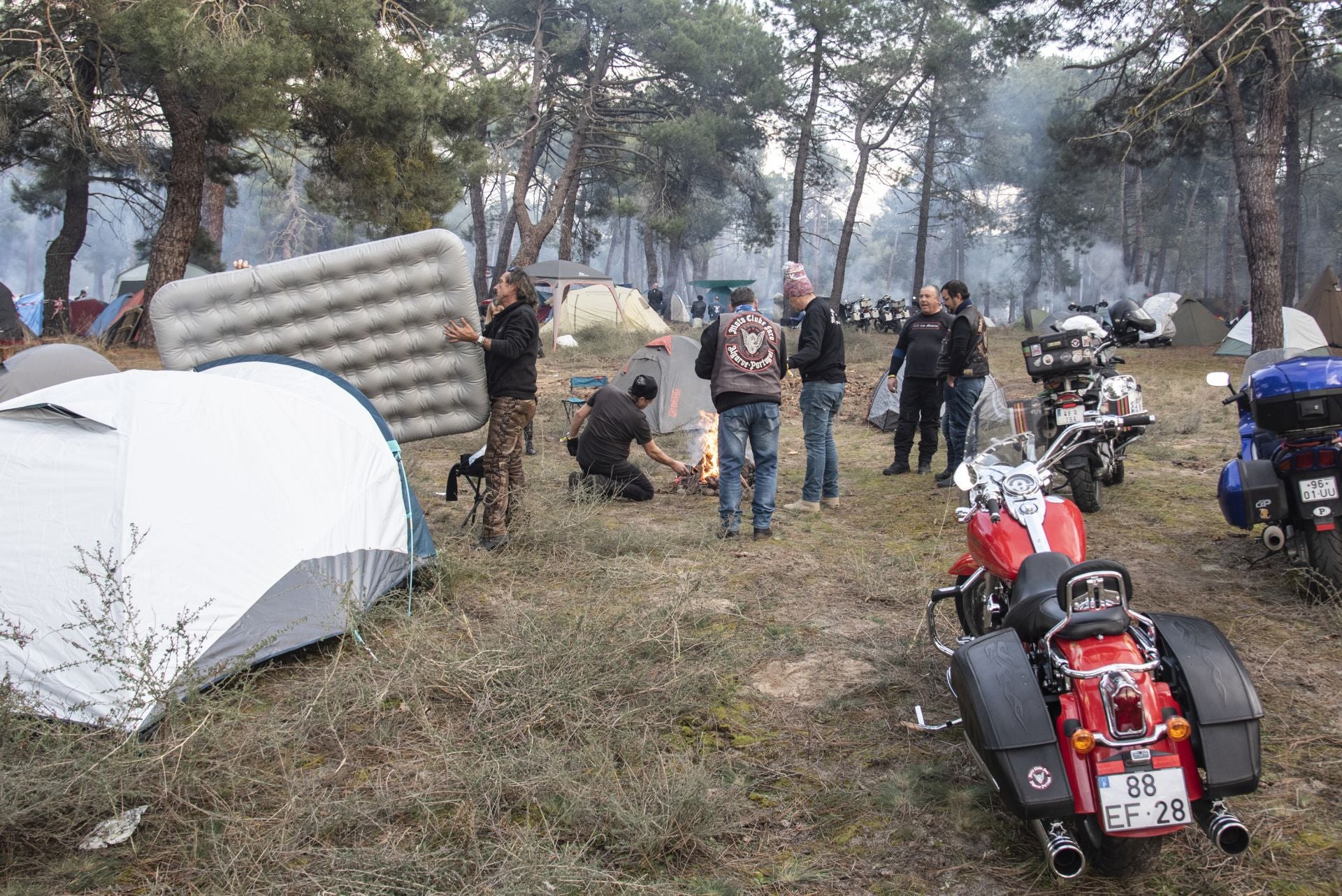 Fotos de um comício de motociclistas em Cantalejo