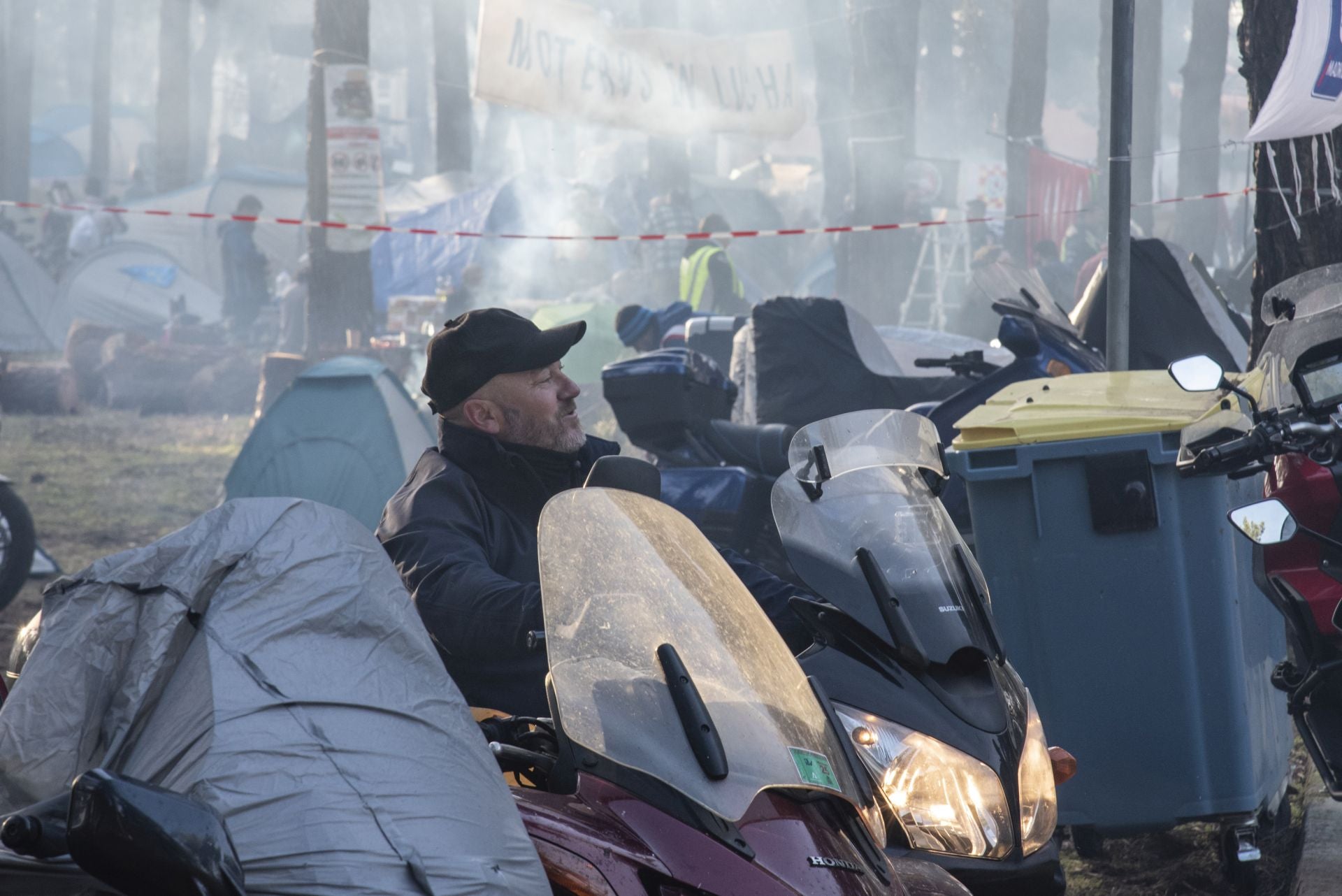 Fotos de um comício de motociclistas em Cantalejo