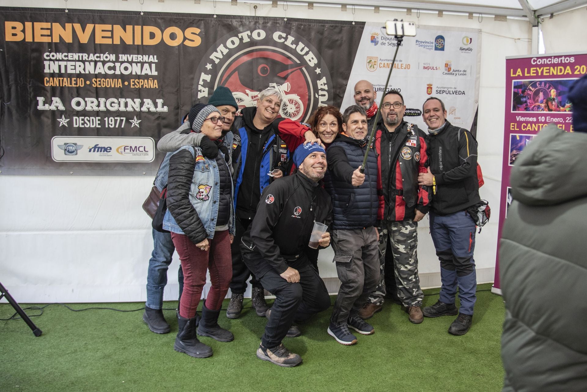 Fotos de um comício de motociclistas em Cantalejo