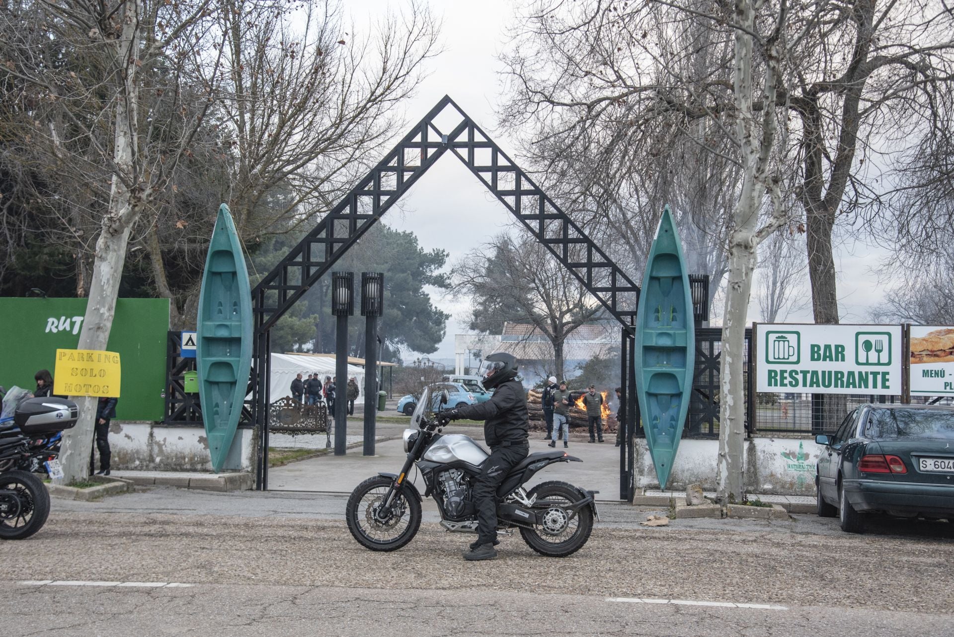 Fotos de um comício de motociclistas em Cantalejo