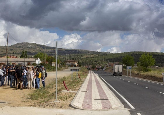 Visita a las obras de mejora de la travesía de la AV-120 a su paso por Muñana.