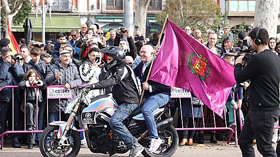 Carnero, sobre la foto en moto sin casco en Pingüinos: «Pido perdón»