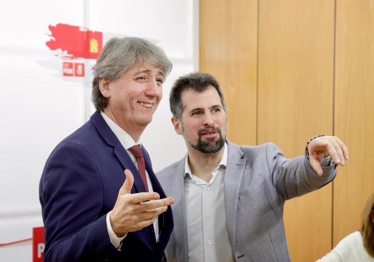 Carlos Martínez y Luis Tudanca, en la sede del PSOE de Castilla y León.