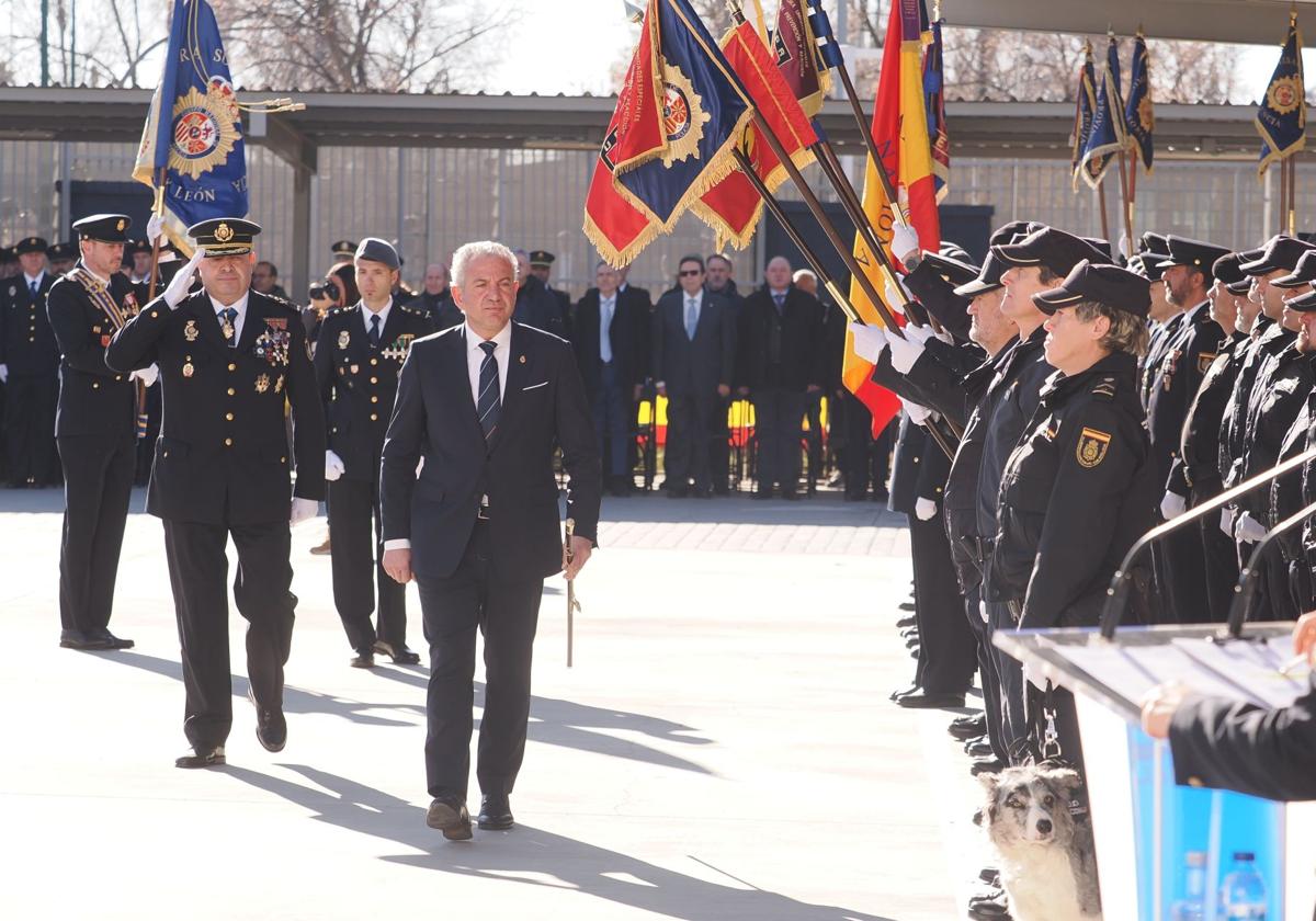 La Policía Nacional celebra su 201 aniversario con un homenaje a los agentes jubilados