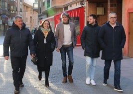 Carlos Martínez, en Palencia, con dirigentes locales del PSOE.