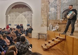 La subasta estuvo dirigida un año más por el joven Iván Callejo