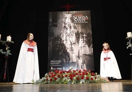 Carla García-Arroba y Noa Peña desvelan el cartel de la Semana Santa de Peñafiel.