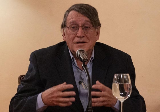 El naturalista Joaquín Araujo durante su intervención en el Aula de Cultura de El Norte