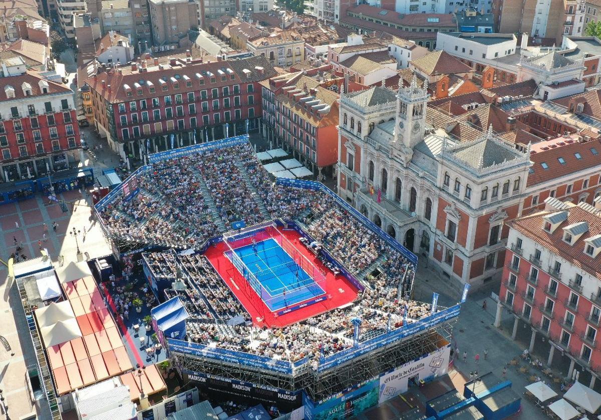 Pista de pádel del World Padel Tour en junio de 2023.