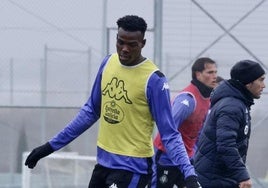 Juma Bah, durante el entrenamiento del Real Valladolid del pasado lunes.