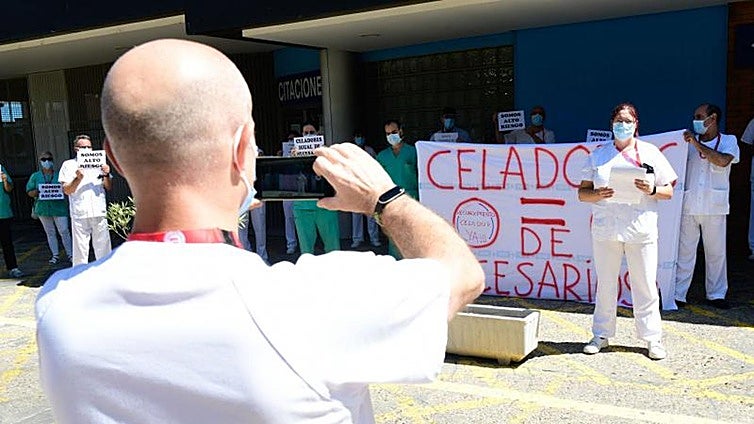 Sacyl deberá retribuir el complemento de atención continuada a los celadores de primaria