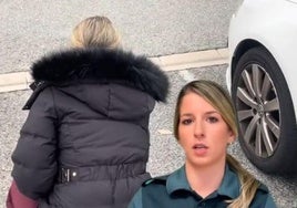 Una agente de la Guardia Civil explica en un vídeo en redes sociales cómo evitar ser víctima del timo de la moneda.