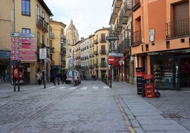 Vista de la calle Cronista Lecea desde la plaza de la Rubia.