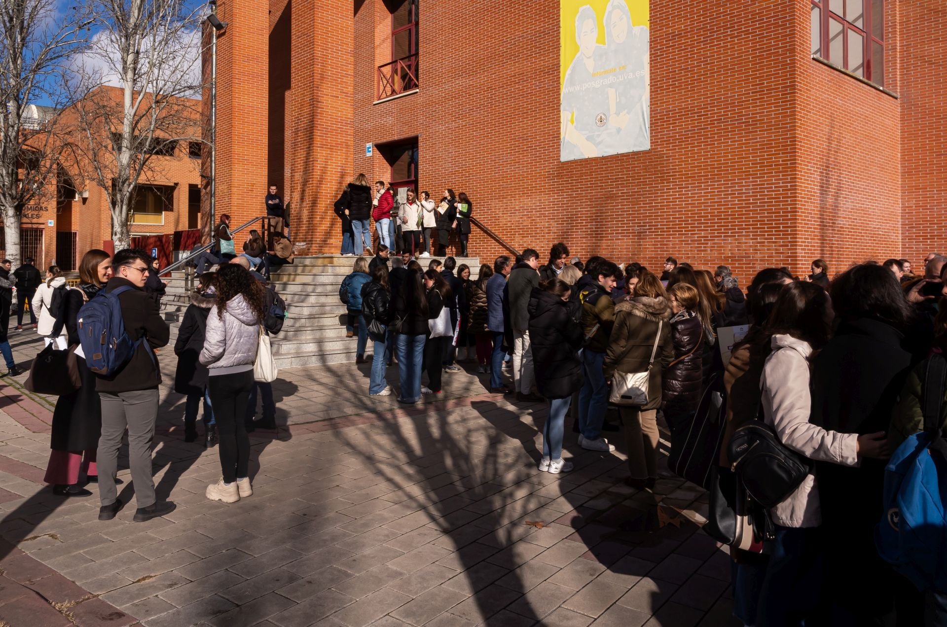 Los futuros médicos se examinan en busca de una plaza en la Sanidad pública