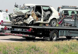 Uno de los vehículos implicados en un accidente mortal en Cabezuela.