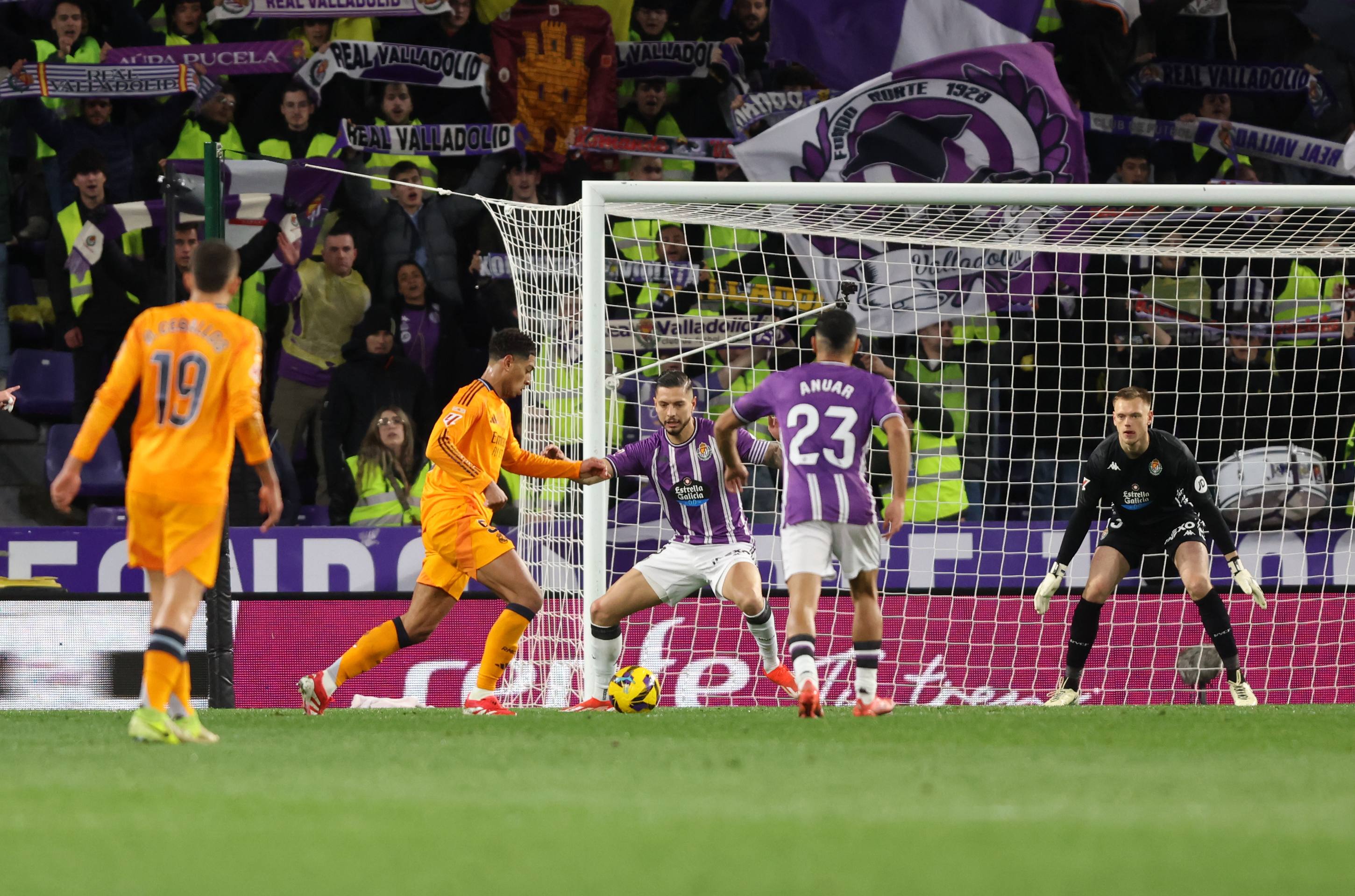 Búscate en la grada del Real Valladolid-Real Madrid (1/4)