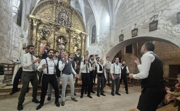 Concierto del grupo vocal Tag Time en la iglesia de Castrillo de Onielo.