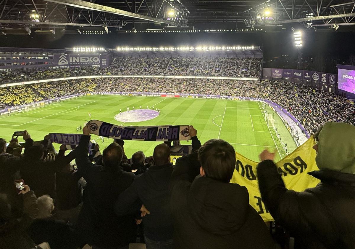 Público en las gradas del estadio Zorrilla, antes del último partido entre el Real Valladolid y el Real Madrid