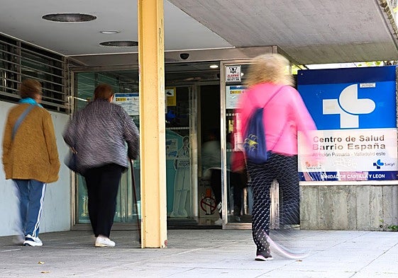 Entrada al Centro de Salud del Barrio España, en Valladolid capital.