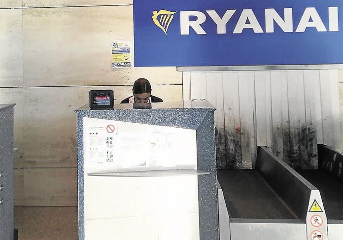 Mostrador de facturación de Ryanair en el aeropuerto de Valladolid en una imagen de archivo.