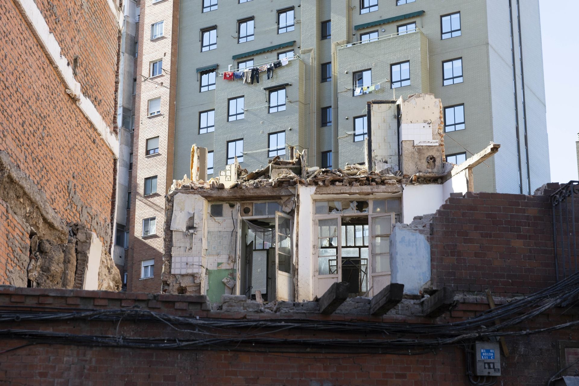 Las imágenes del derribo del edificio en San Nicolás