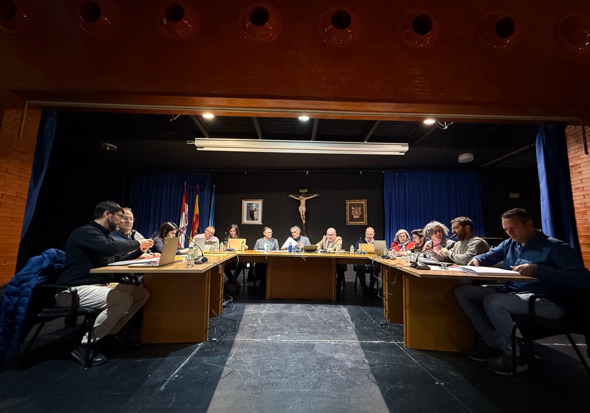 Pleno municipal en el Ayuntamiento de Simancas.