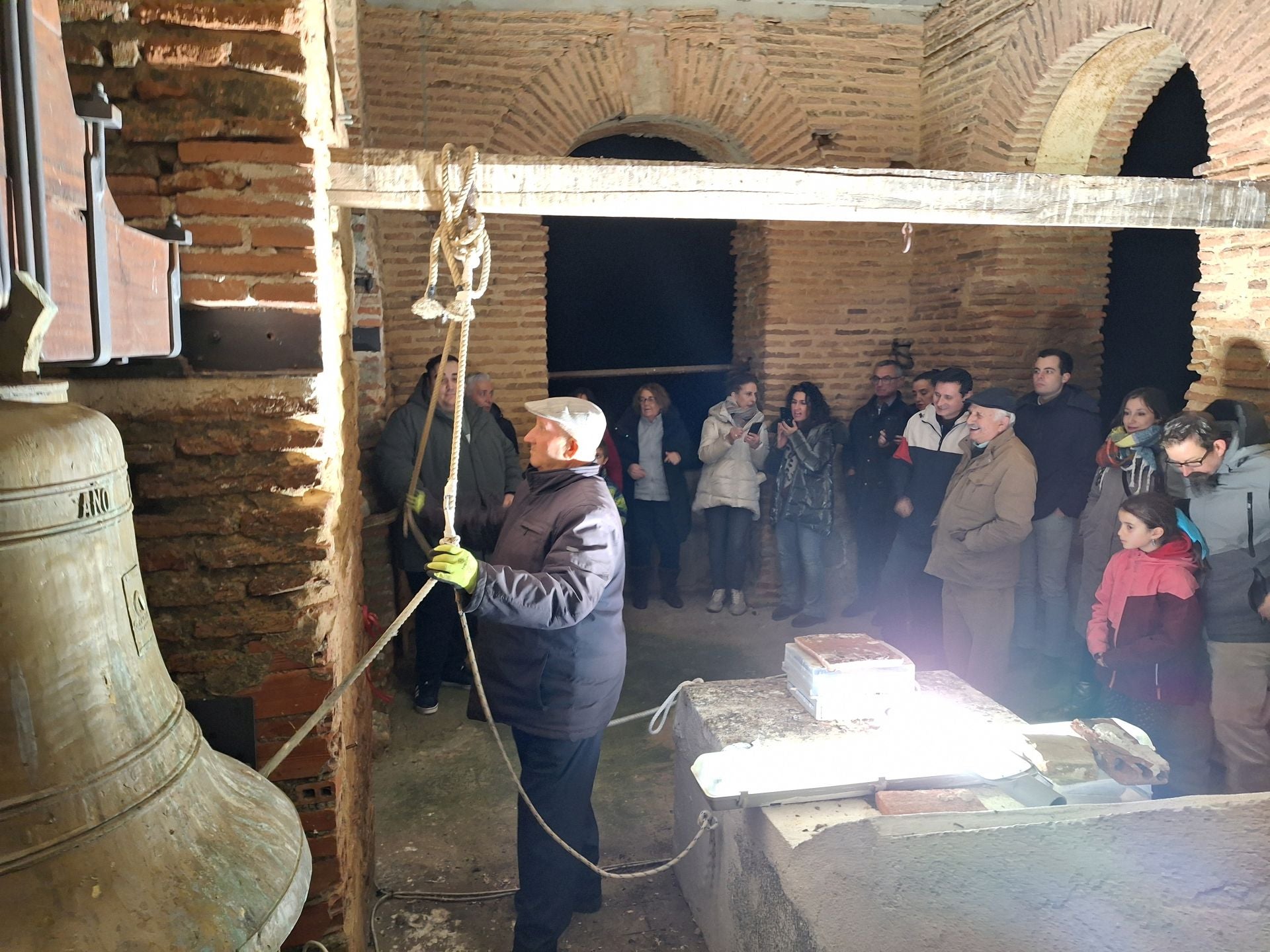 Santa Eufemia toca las campanas para ahuyentar los diablos tormenteros