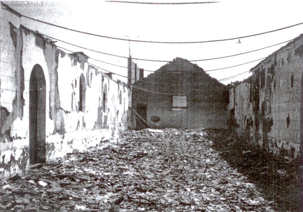 Así quedó la antigua parroquia de Nuestra Señora del Carmen tras el incendio del 18 de julio de 1936.