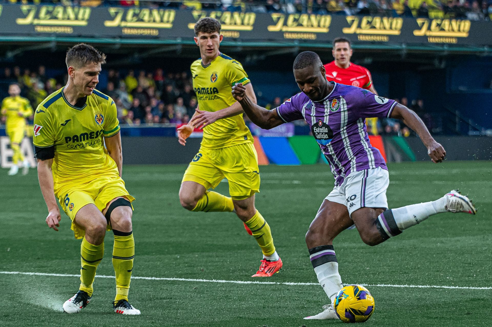 La derrota del Real Valladolid en Villarreal, en imágenes