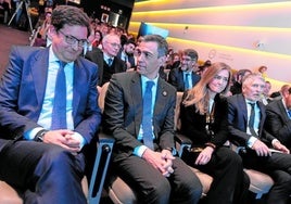 Óscar López y el presidente del Gobierno, Pedro Sánchez, en un acto el 20 de enero.
