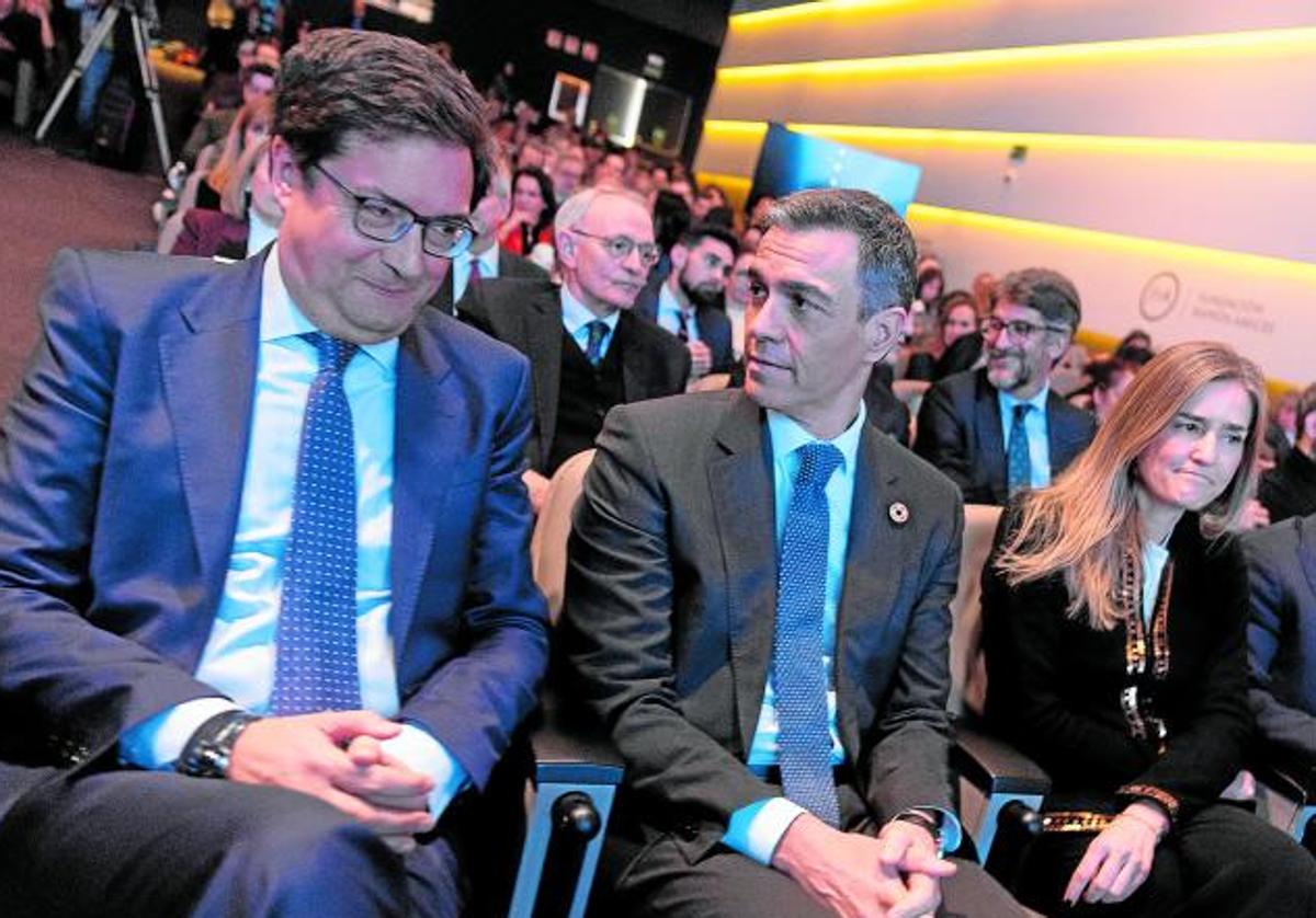 Óscar López y el presidente del Gobierno, Pedro Sánchez, en un acto el 20 de enero.