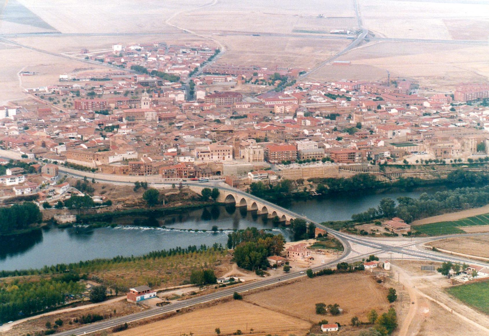 Panorámica de la villa.