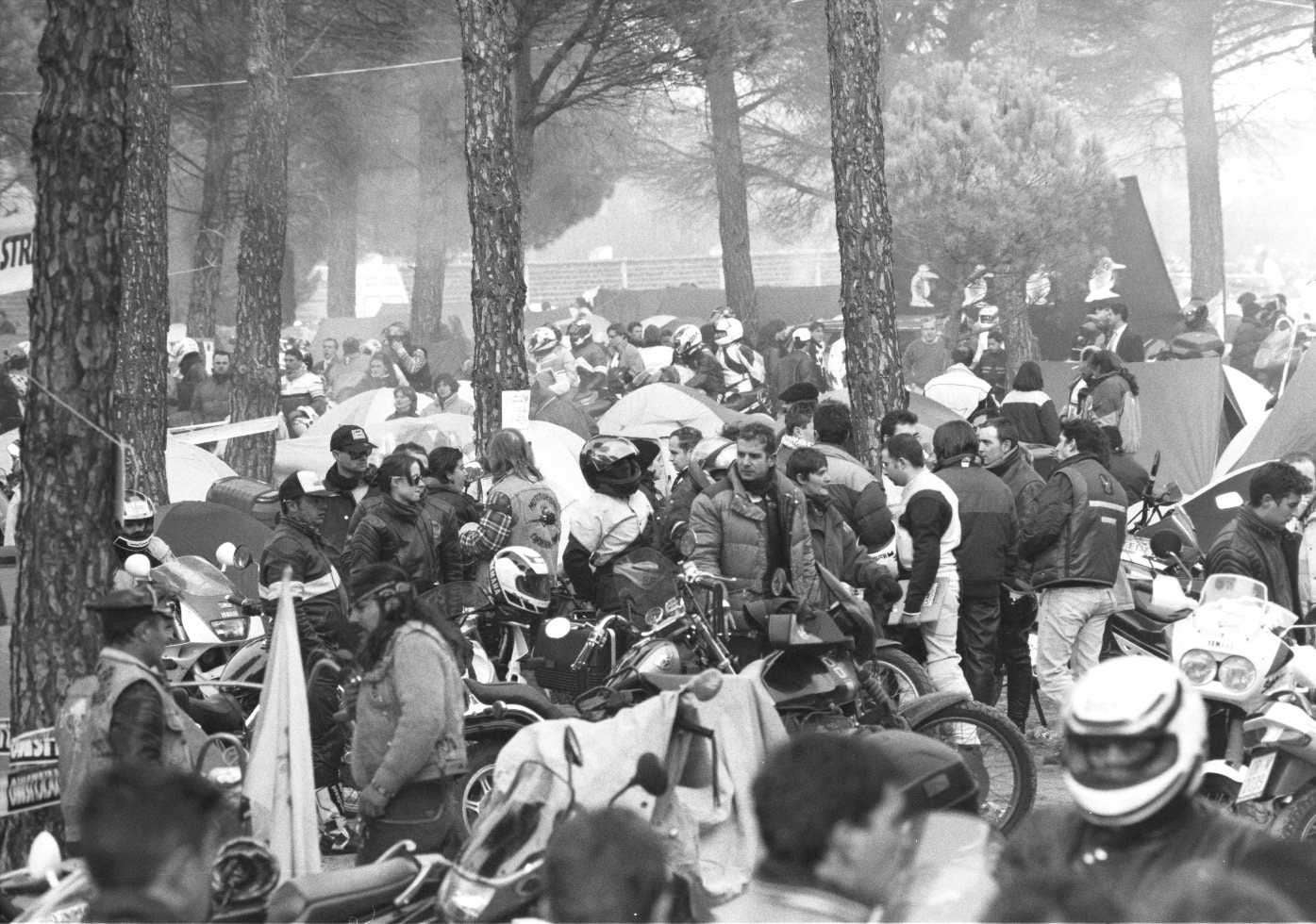 Concentración de motos en Pingüinos 1997.