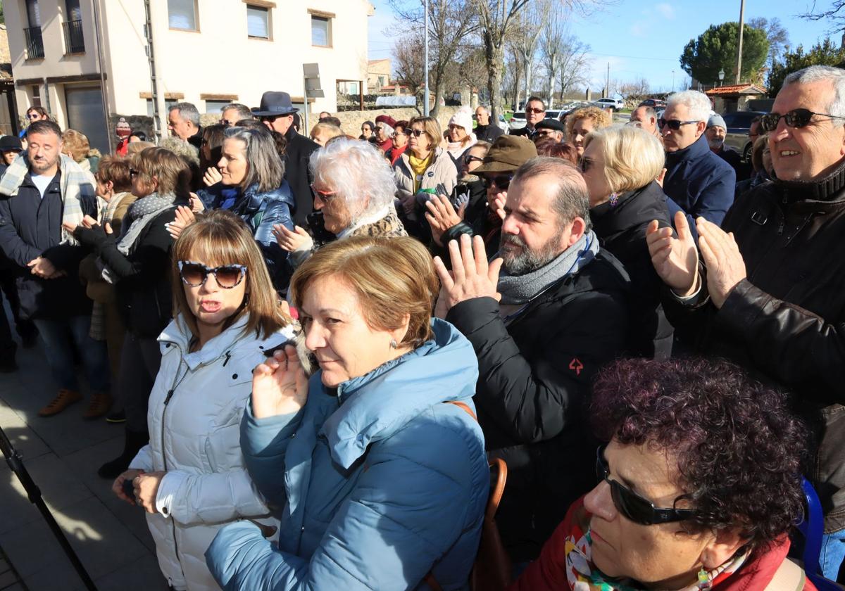Fotos de la concentración en apoyo a las parejas homosexuales en Segovia