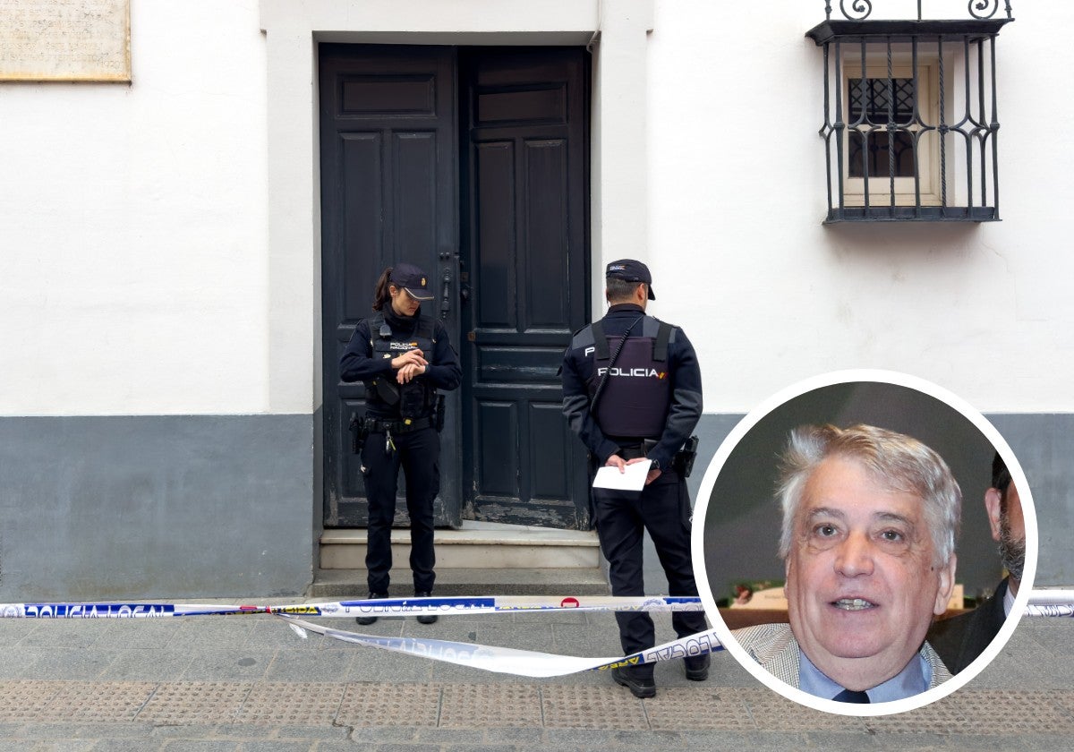 La Policía, en la puerta de la vivienda del catédrático tras el suceso. En detalle, Enrique Valdivieso